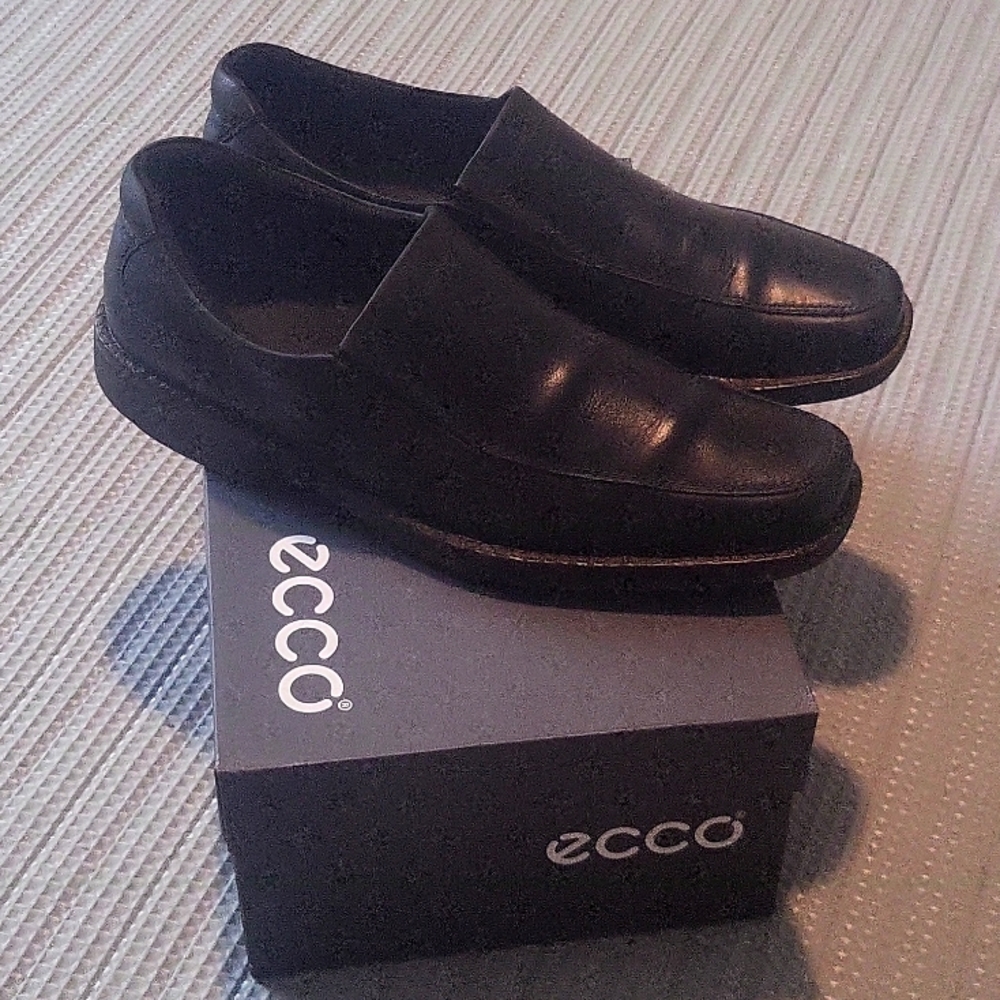 Ecco men's dress slip-ons size 44 in black